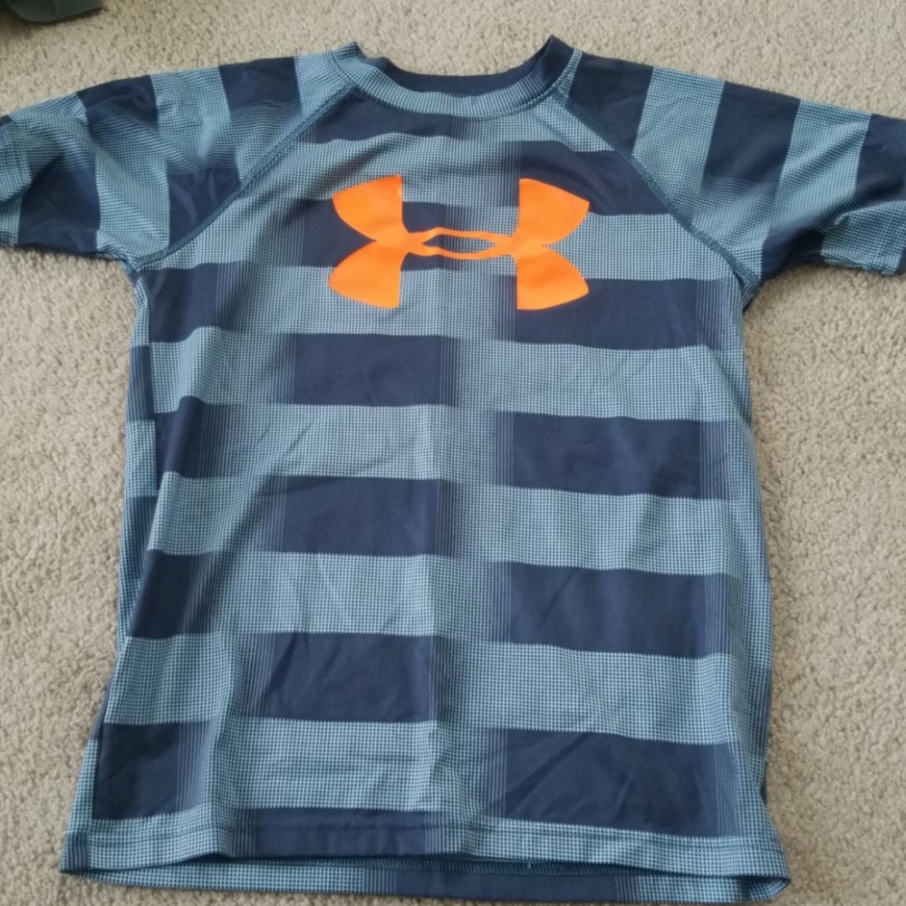 Boy's Under Armour shirt, size medium